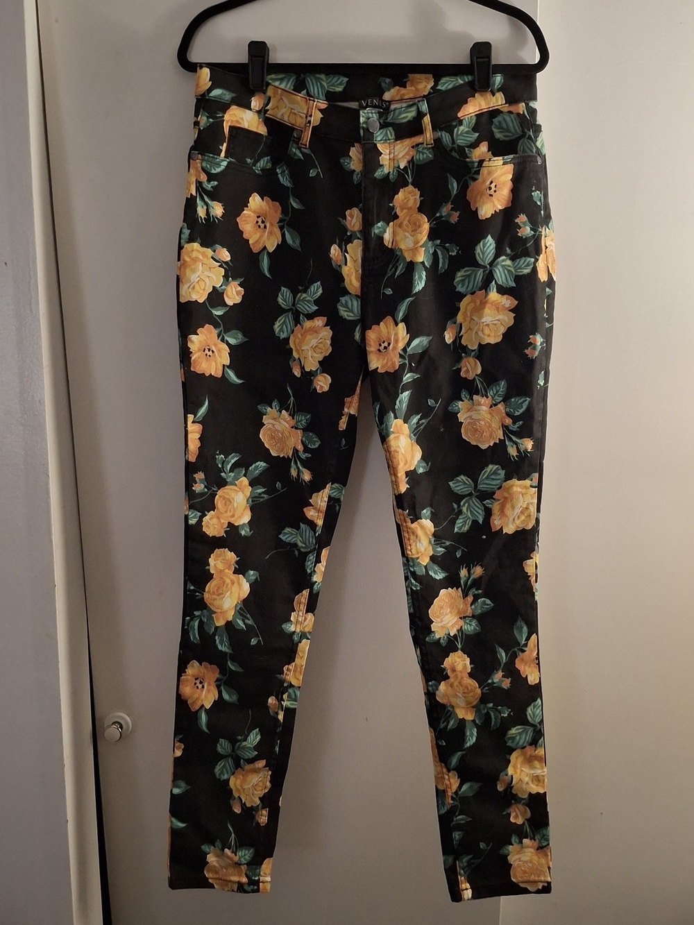 Venus Women's Yellow Rose Floral Skinny Jeans